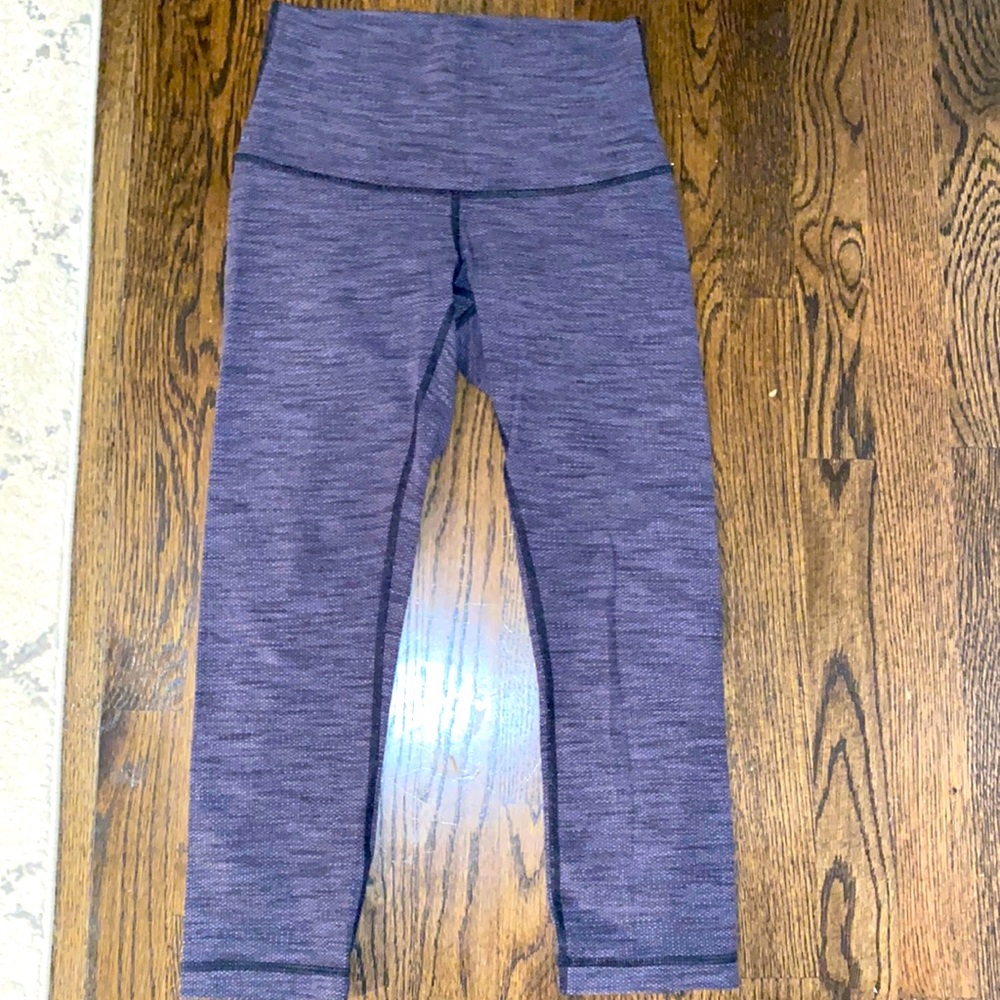 Cropped lulu lemon patterned leggings